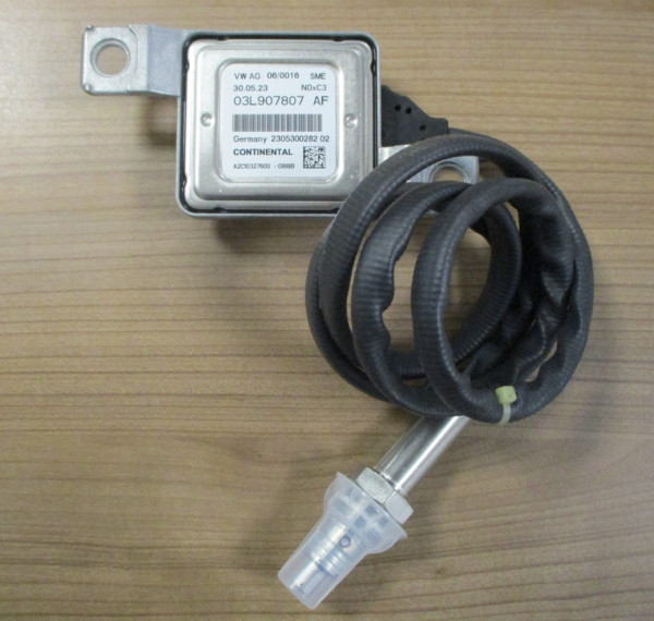 Original VW Sharan Tiguan NOx-Sensor Stickoxid-Sensor 03L907807AD NEU