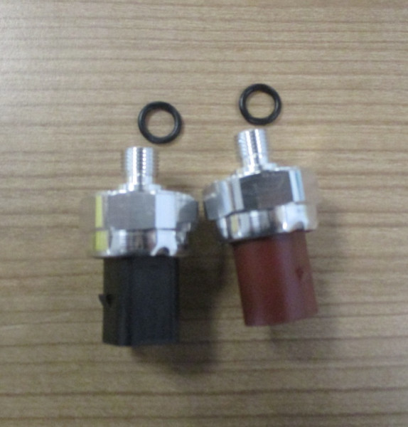 Original Öltemperatur Öldruckgeber Audi A4 A5 A6 A7 A8 Q5 Q7 Q8 VW 0D3598081 Neu