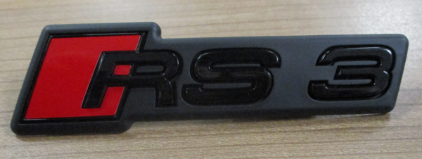 Original Audi RS3 8Y Schriftzug Emblem Grill Logo vorne schwarz glänzend
