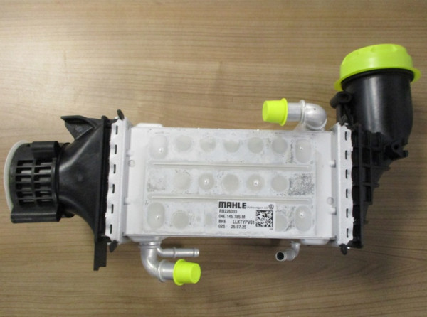 Original Ladeluftkühler Audi Seat Skoda VW 04E145785M